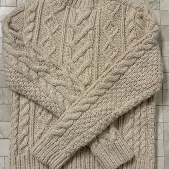 Banana Republic Cableneck Sweater - Picture 4 of 6